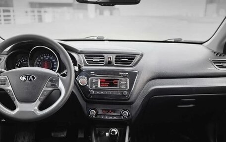 KIA Rio III рестайлинг, 2016 год, 1 099 000 рублей, 12 фотография