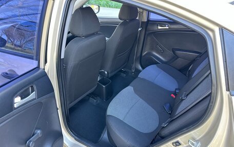 Hyundai Solaris II рестайлинг, 2014 год, 900 000 рублей, 23 фотография