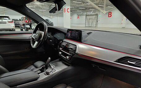 BMW 5 серия, 2019 год, 4 400 000 рублей, 13 фотография