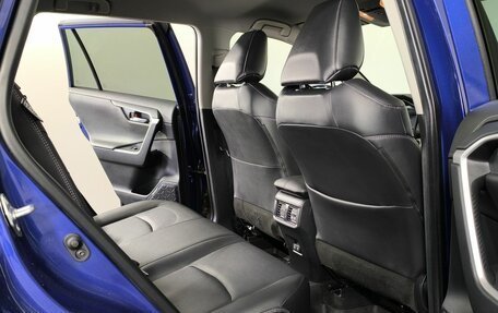 Toyota RAV4, 2021 год, 3 700 000 рублей, 12 фотография