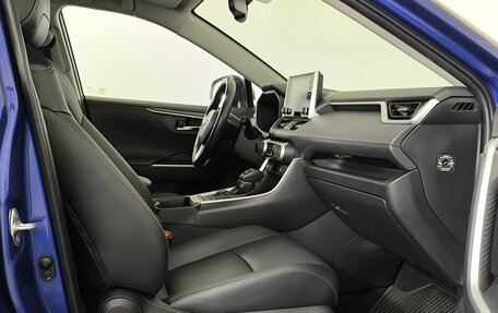 Toyota RAV4, 2021 год, 3 700 000 рублей, 11 фотография