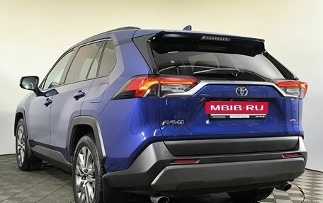 Toyota RAV4, 2021 год, 3 700 000 рублей, 5 фотография