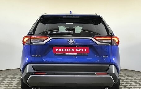 Toyota RAV4, 2021 год, 3 700 000 рублей, 4 фотография