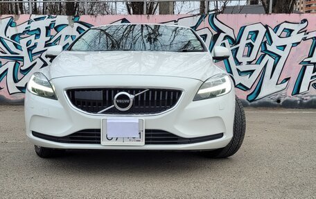 Volvo V40 II рестайлинг, 2017 год, 1 750 000 рублей, 1 фотография