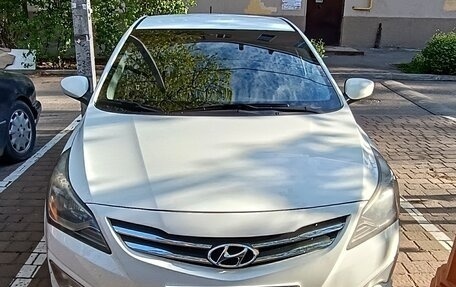 Hyundai Solaris II рестайлинг, 2014 год, 900 000 рублей, 1 фотография