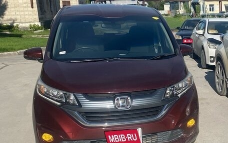 Honda Freed II, 2017 год, 1 560 000 рублей, 1 фотография