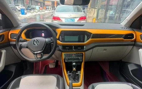 Volkswagen T-Cross I, 2022 год, 1 400 000 рублей, 7 фотография