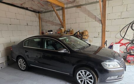 Volkswagen Passat B7, 2011 год, 1 245 000 рублей, 16 фотография