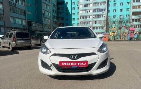 Hyundai i30 II рестайлинг, 2012 год, 900 000 рублей, 2 фотография
