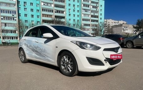 Hyundai i30 II рестайлинг, 2012 год, 900 000 рублей, 3 фотография