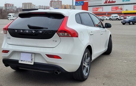 Volvo V40 II рестайлинг, 2017 год, 1 750 000 рублей, 14 фотография