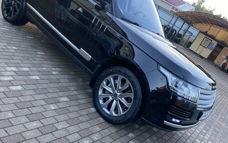 Land Rover Range Rover IV рестайлинг, 2015 год, 3 738 000 рублей, 2 фотография