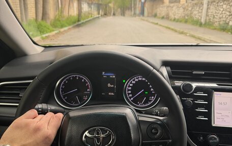 Toyota Camry, 2020 год, 1 650 000 рублей, 10 фотография