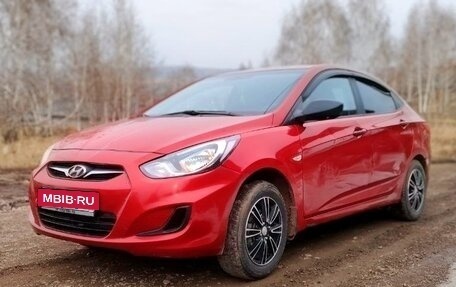 Hyundai Solaris II рестайлинг, 2013 год, 630 000 рублей, 2 фотография
