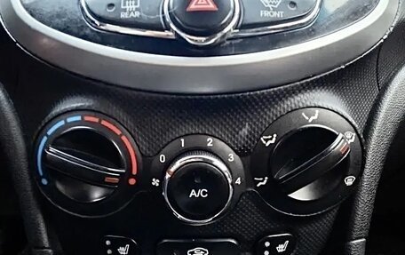 Hyundai Solaris II рестайлинг, 2011 год, 749 000 рублей, 7 фотография