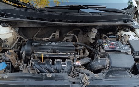 Hyundai Solaris II рестайлинг, 2014 год, 900 000 рублей, 12 фотография