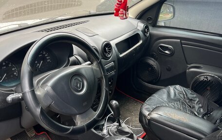 Renault Logan I, 2015 год, 450 000 рублей, 2 фотография