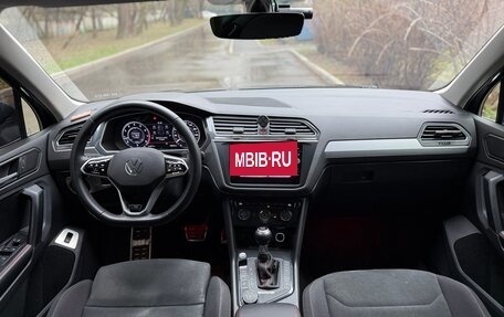 Volkswagen Tiguan II, 2017 год, 2 599 000 рублей, 6 фотография