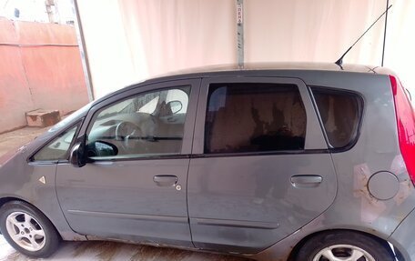 Mitsubishi Colt VI рестайлинг, 2006 год, 300 000 рублей, 8 фотография