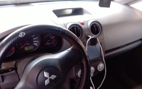 Mitsubishi Colt VI рестайлинг, 2006 год, 300 000 рублей, 10 фотография