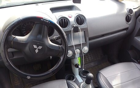 Mitsubishi Colt VI рестайлинг, 2006 год, 300 000 рублей, 16 фотография