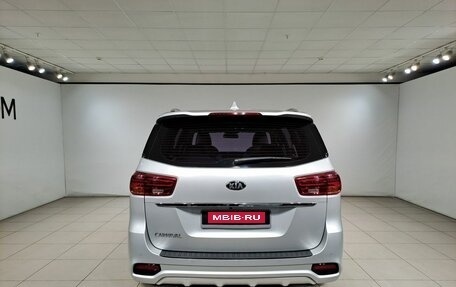 KIA Carnival III, 2018 год, 2 979 000 рублей, 8 фотография