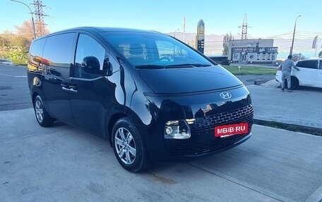 Hyundai Staria, 2021 год, 4 900 000 рублей, 2 фотография