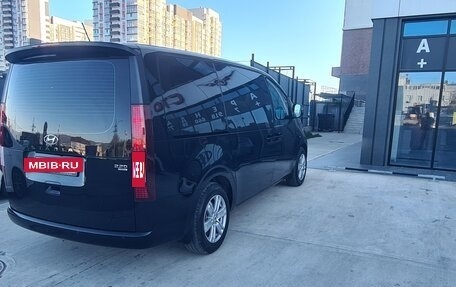 Hyundai Staria, 2021 год, 4 900 000 рублей, 4 фотография