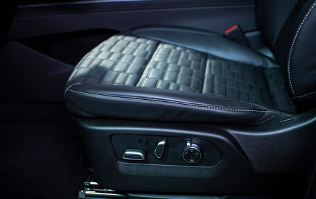 Cadillac Escalade V, 2025 год, 21 179 238 рублей, 13 фотография