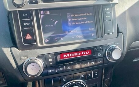 Toyota Land Cruiser Prado 150 рестайлинг 2, 2017 год, 4 720 000 рублей, 7 фотография