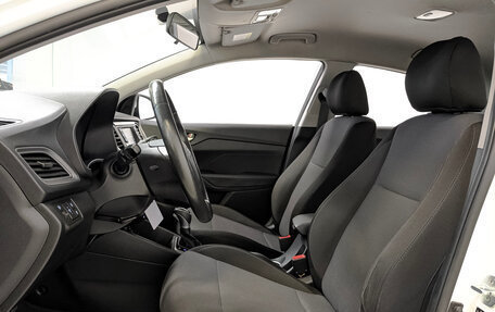 Hyundai Solaris II рестайлинг, 2019 год, 1 350 000 рублей, 20 фотография