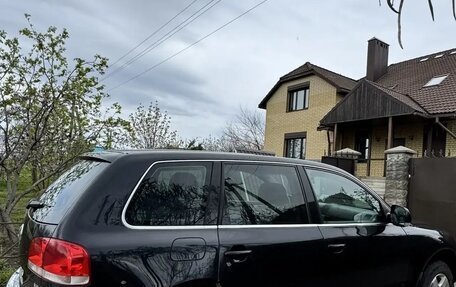 Volkswagen Touareg III, 2004 год, 1 000 000 рублей, 3 фотография