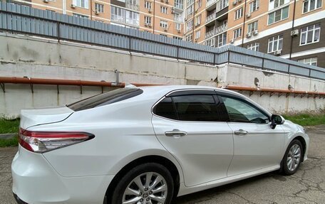 Toyota Camry, 2020 год, 2 600 000 рублей, 4 фотография