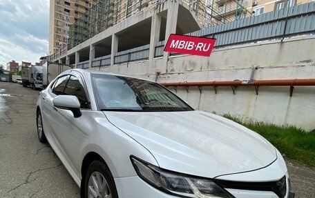 Toyota Camry, 2020 год, 2 600 000 рублей, 5 фотография