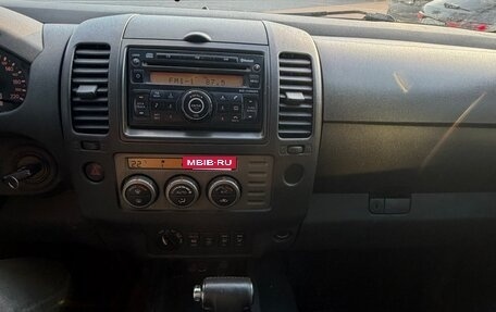 Nissan Navara (Frontier), 2008 год, 400 000 рублей, 12 фотография