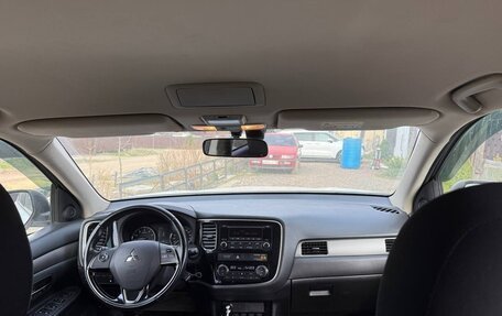 Mitsubishi Outlander III рестайлинг 3, 2017 год, 1 760 000 рублей, 7 фотография