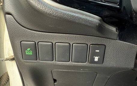 Mitsubishi Outlander III рестайлинг 3, 2017 год, 1 760 000 рублей, 11 фотография