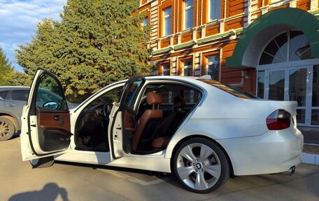 BMW 3 серия, 2005 год, 1 900 000 рублей, 16 фотография
