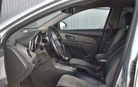 Chevrolet Cruze II, 2010 год, 369 999 рублей, 10 фотография