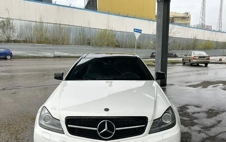 Mercedes-Benz C-Класс, 2013 год, 1 350 000 рублей, 1 фотография