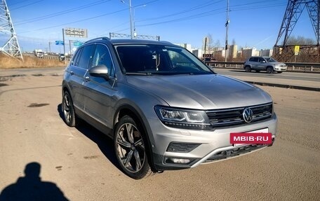 Volkswagen Tiguan II, 2017 год, 1 750 000 рублей, 3 фотография
