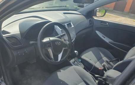 Hyundai Solaris II рестайлинг, 2011 год, 620 000 рублей, 8 фотография