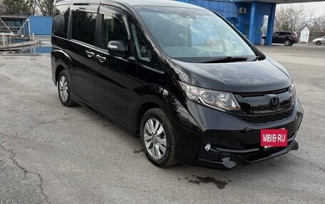 Honda Stepwgn IV, 2016 год, 1 950 000 рублей, 2 фотография