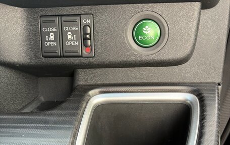 Honda Stepwgn IV, 2016 год, 1 950 000 рублей, 18 фотография