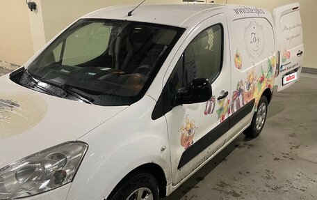 Peugeot Partner II рестайлинг 2, 2013 год, 650 000 рублей, 2 фотография