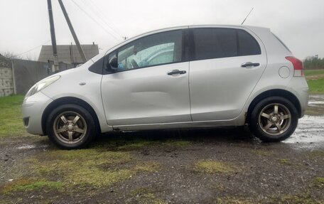 Toyota Yaris III рестайлинг, 2009 год, 530 000 рублей, 2 фотография