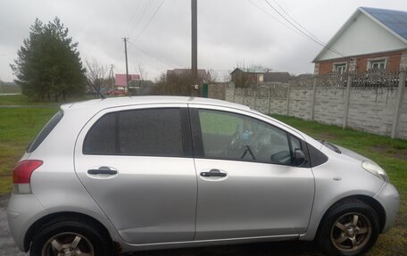 Toyota Yaris III рестайлинг, 2009 год, 530 000 рублей, 5 фотография