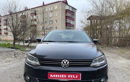 Volkswagen Jetta VI, 2012 год, 900 000 рублей, 1 фотография