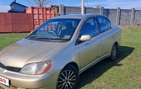 Toyota Platz, 2000 год, 350 000 рублей, 2 фотография