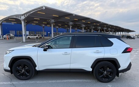 Toyota RAV4, 2021 год, 3 650 000 рублей, 3 фотография